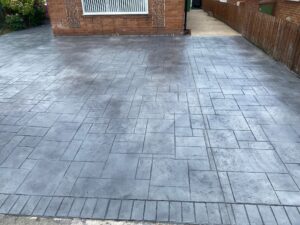 patterned concrete driveway